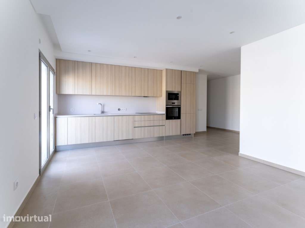 Apartamento T3 junto ao mercado- 200 mts da praia - Grande imagem: 3/61