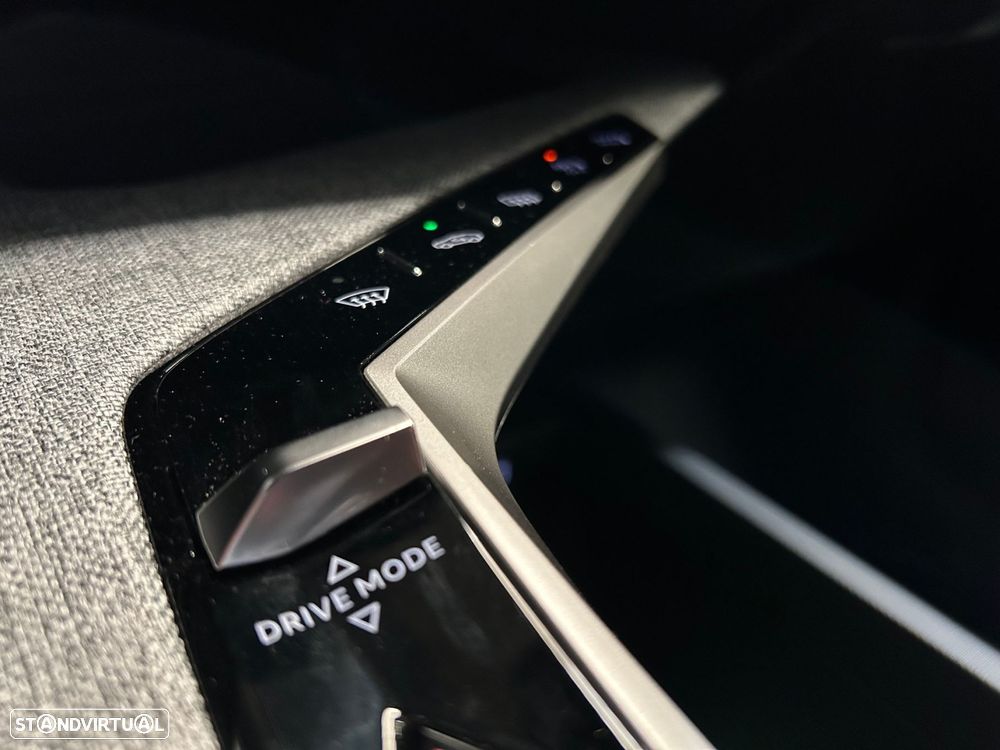 Peugeot 3008 1.2 Hybrid Allure e-DCS6 - 32