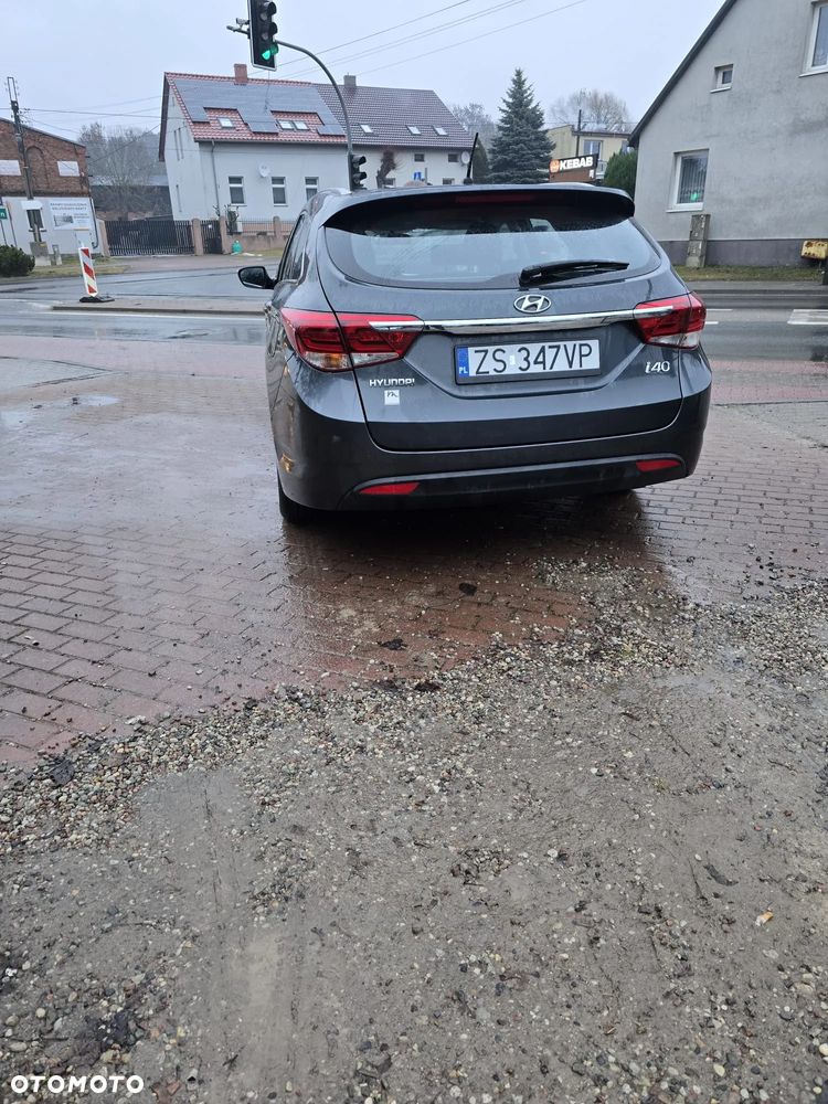 Hyundai i40 Kombi blue 1.6 Trend - 18