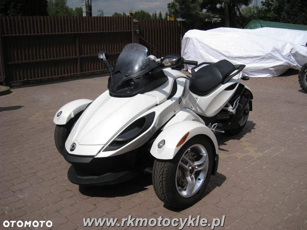 Can-Am Spyder - 17
