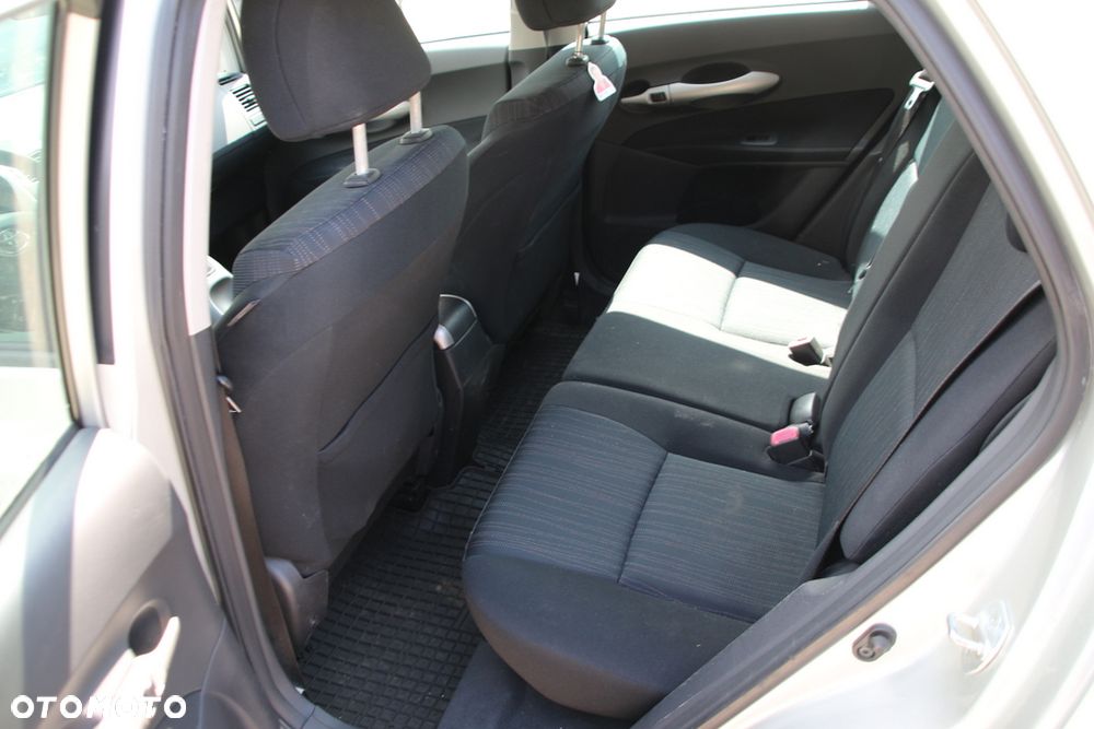 Toyota Auris 1.6 Luna - 14