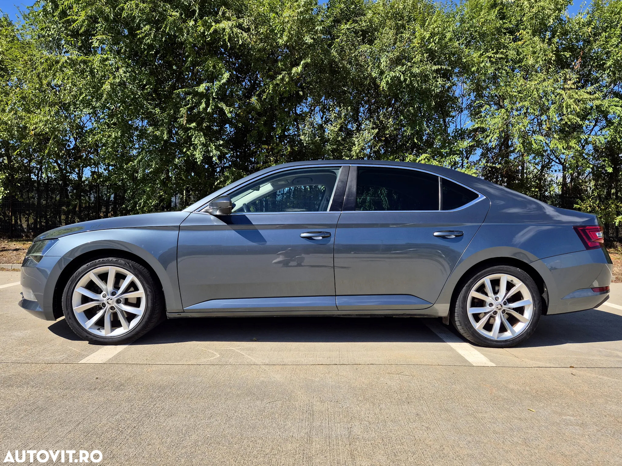 Skoda Superb 2.0 TDI DSG Ambition - 16