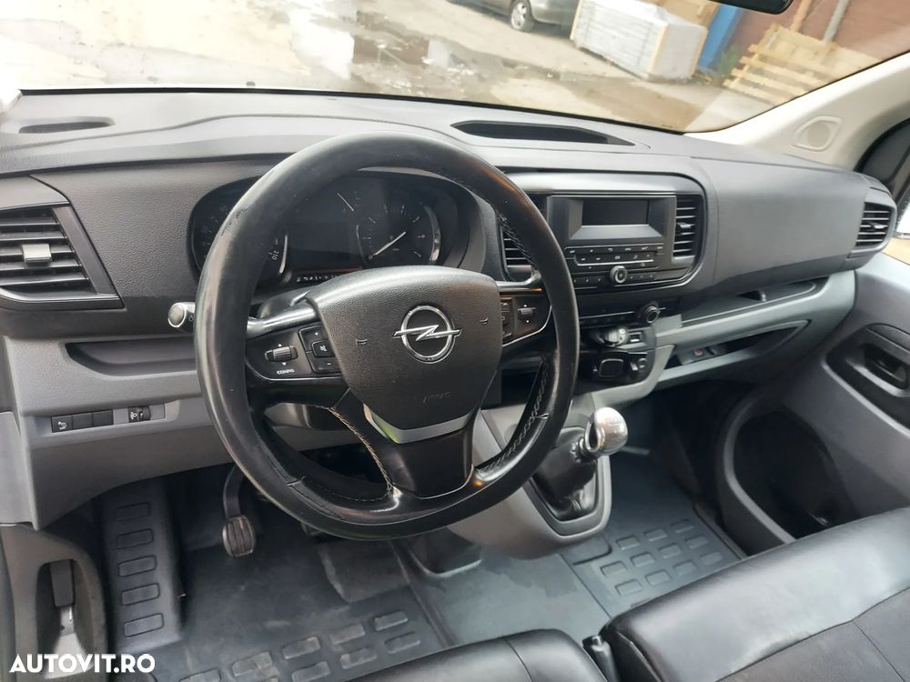 Opel Vivaro - 11