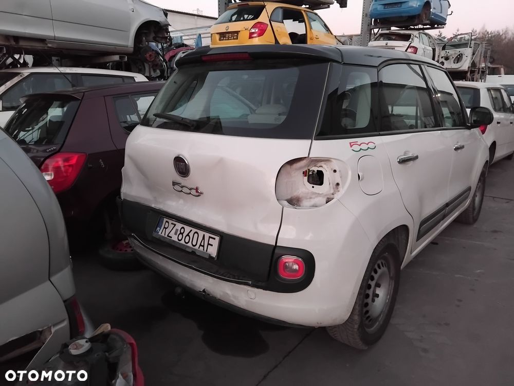 Fiat 500 L z silnikiem 1,3 diesel M-JTD z oznaczeniem 199B4000 i skrzynią manualną 6 biegów lakier 934 A - 3