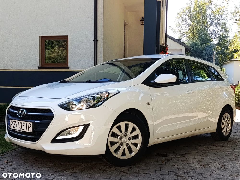 Hyundai i30 1.6 GDI BlueDrive Classic + - 12