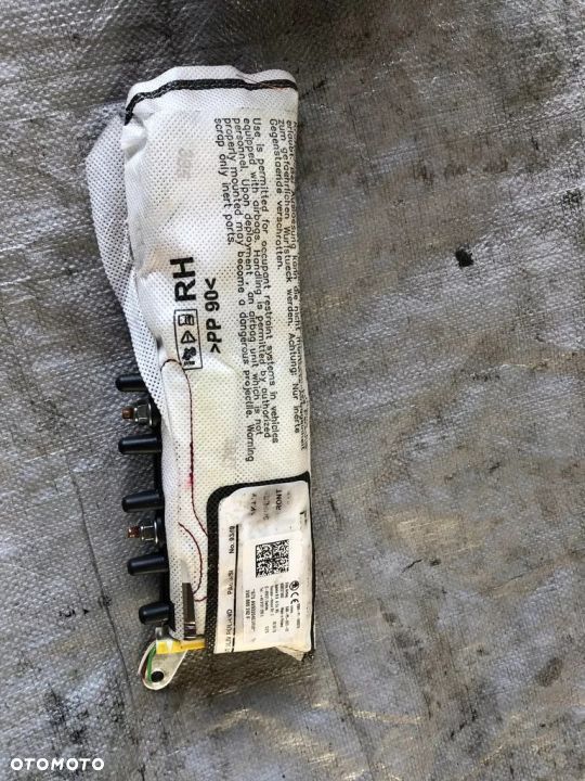 PODUSZKA FOTELA PRAWY PRzod 3v0880242f superb iii - 1