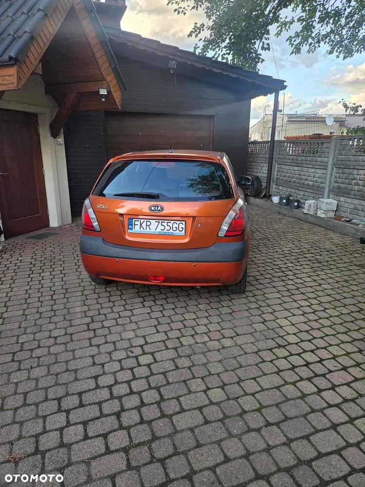 Kia Rio 1.4 Comfort - 4