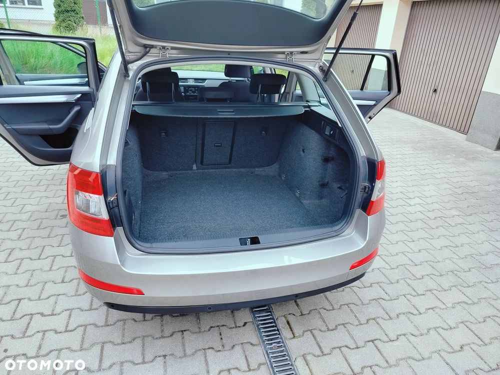 Skoda Octavia 1.6 TDI DPF DSG Active - 21