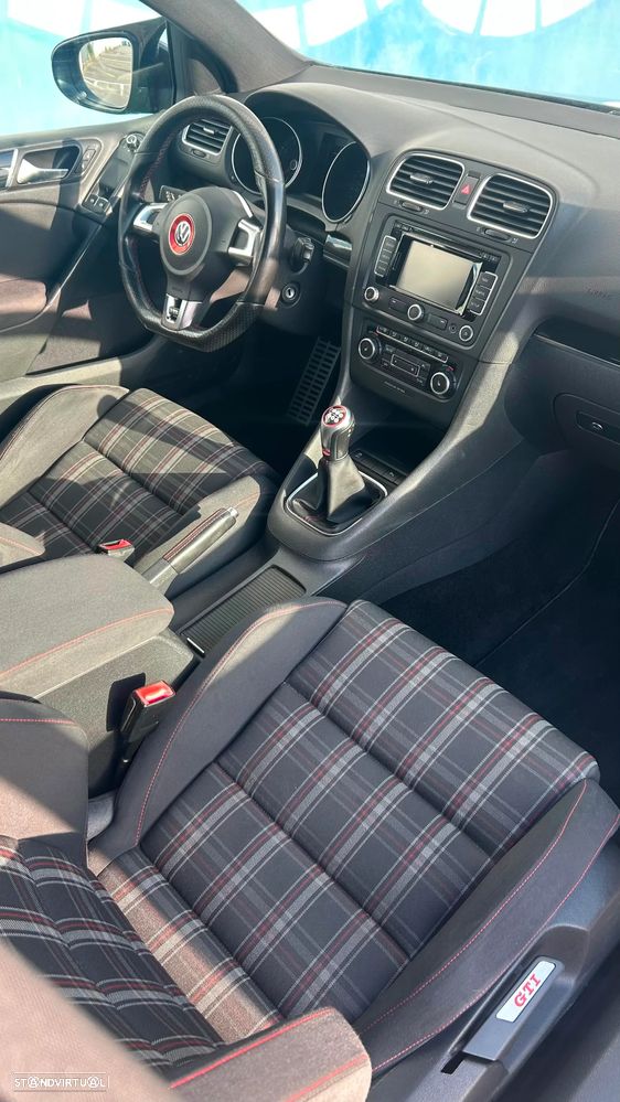 VW Golf 2.0 GTI - 8