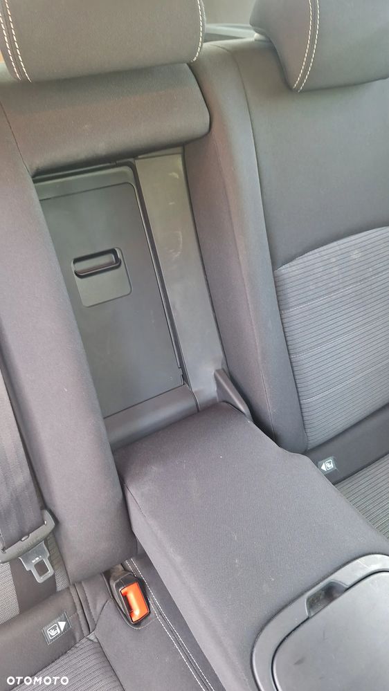 Toyota Avensis 2.0 D-4D Premium - 20