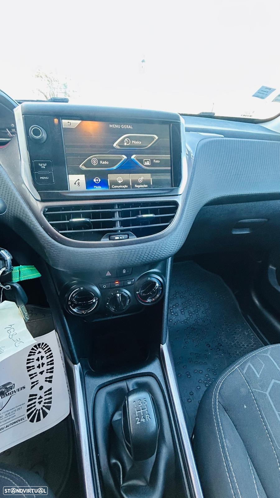 Peugeot 2008 1.2 PureTech Allure - 10