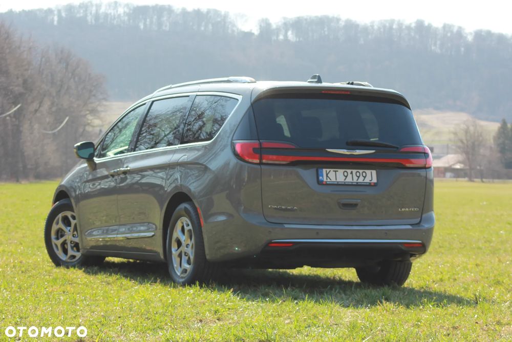 Chrysler Pacifica - 6