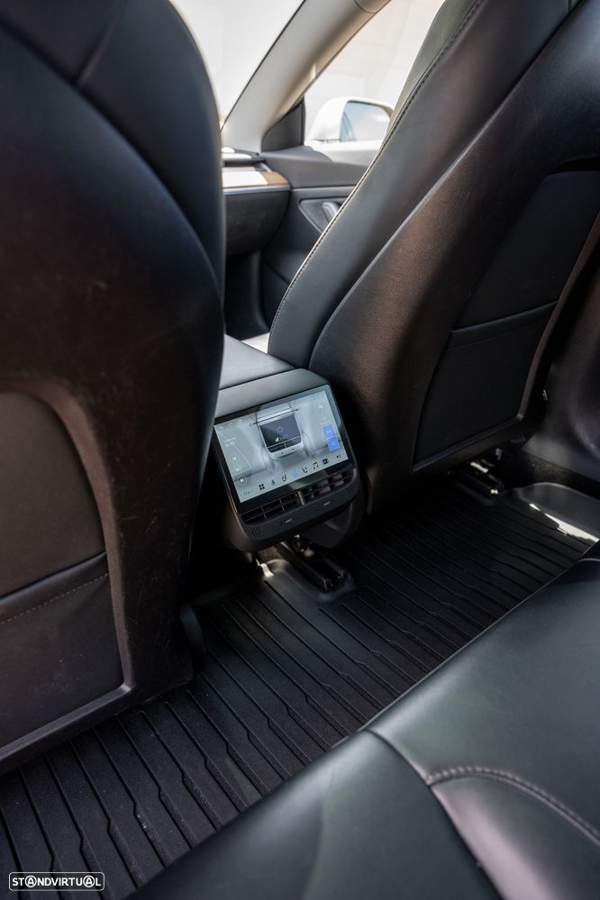Tesla Model 3 Standard Range Plus RWD - 4