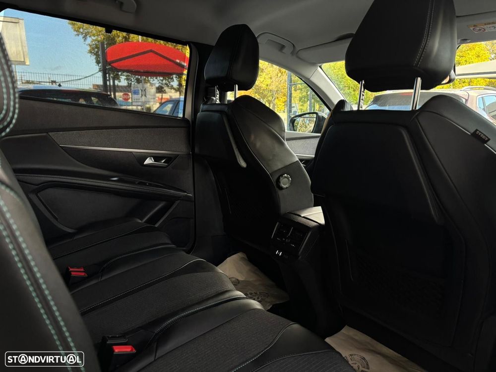 Peugeot 5008 1.5 BlueHDi Allure Pack EAT8 - 31