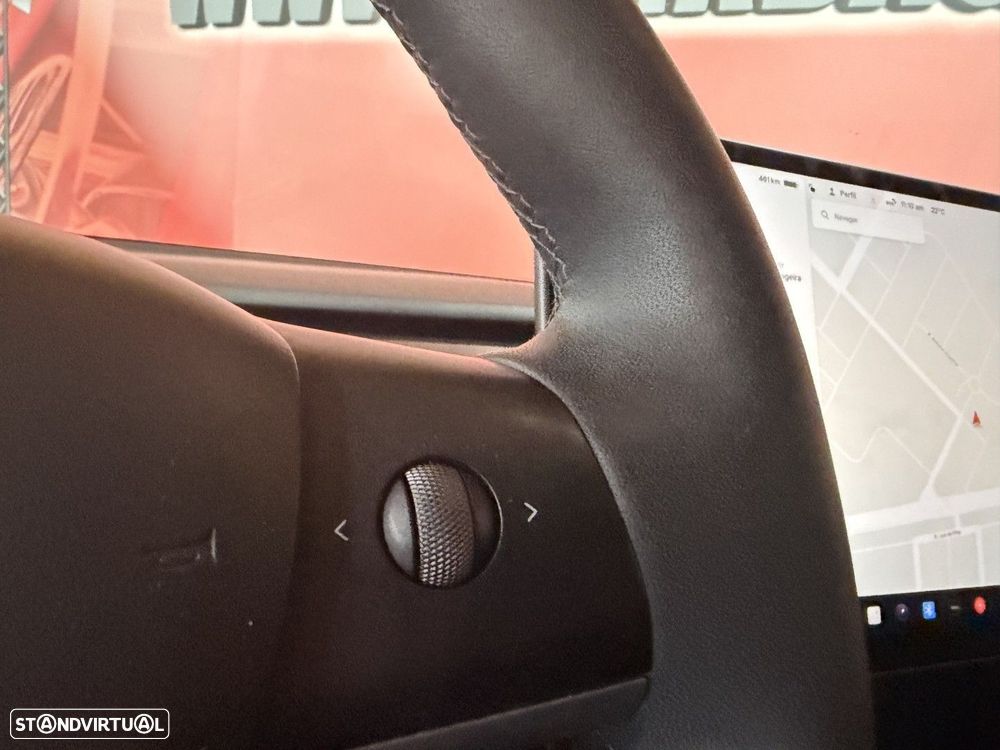 Tesla Model Y Long Range Dual Motor AWD - 16