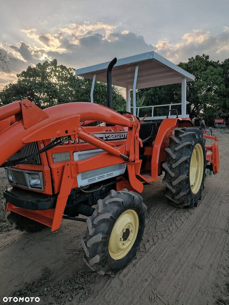 Kubota L3202DT - 12