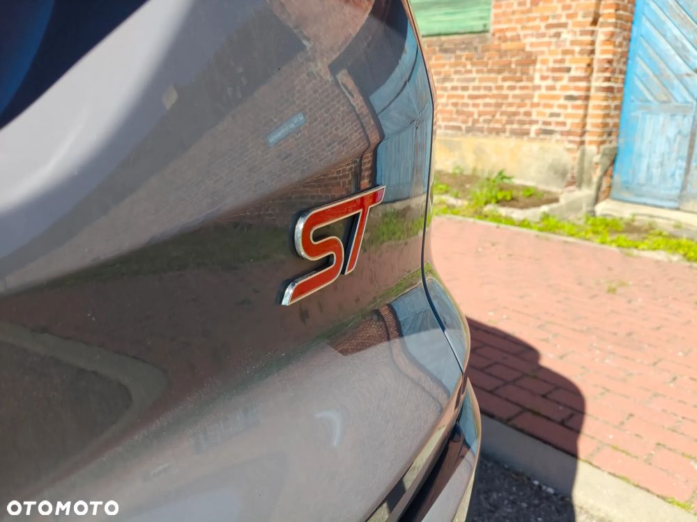 Ford Focus 2.0 EcoBoost ST mit Leder-Exclusiv-Paket - 11