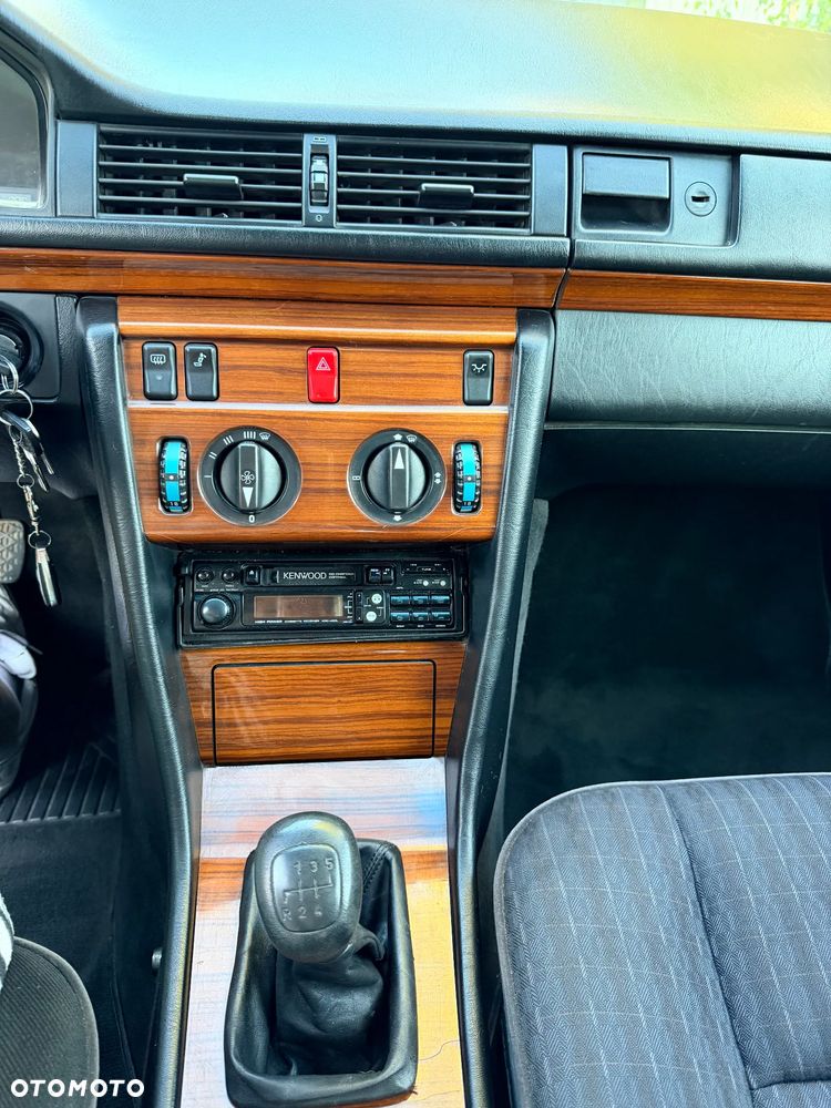 Mercedes-Benz W124 (1984-1993) - 20