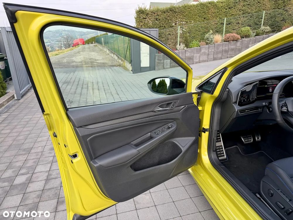 Volkswagen Golf - 22