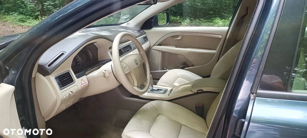 Volvo XC 70 D5 AWD Summum - 8