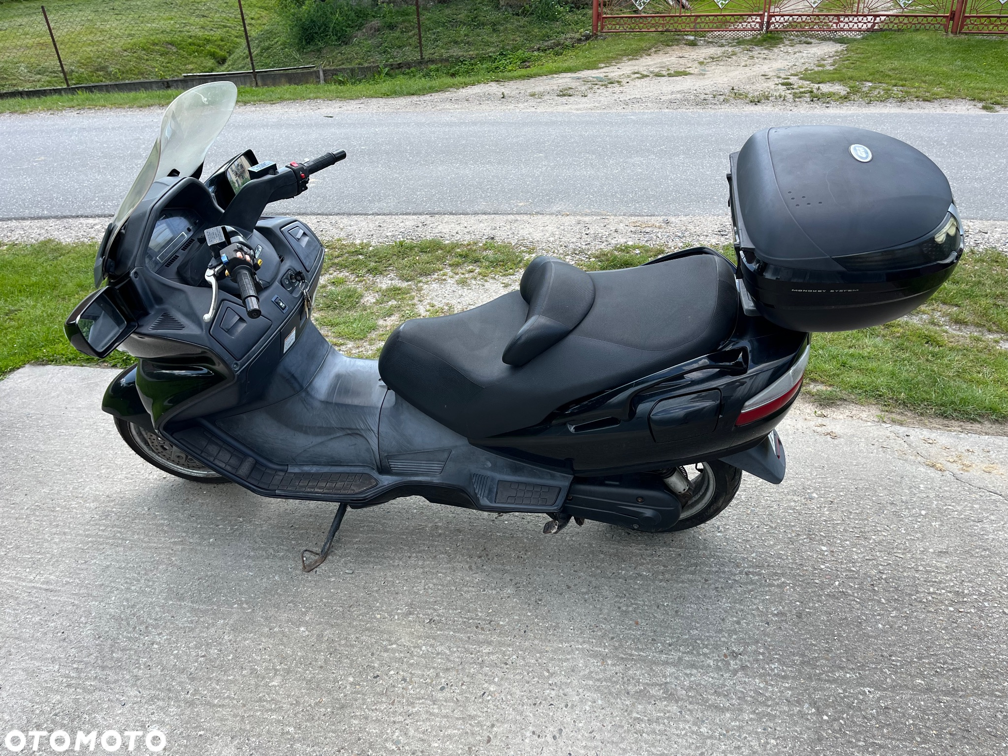 Suzuki Burgman - 4