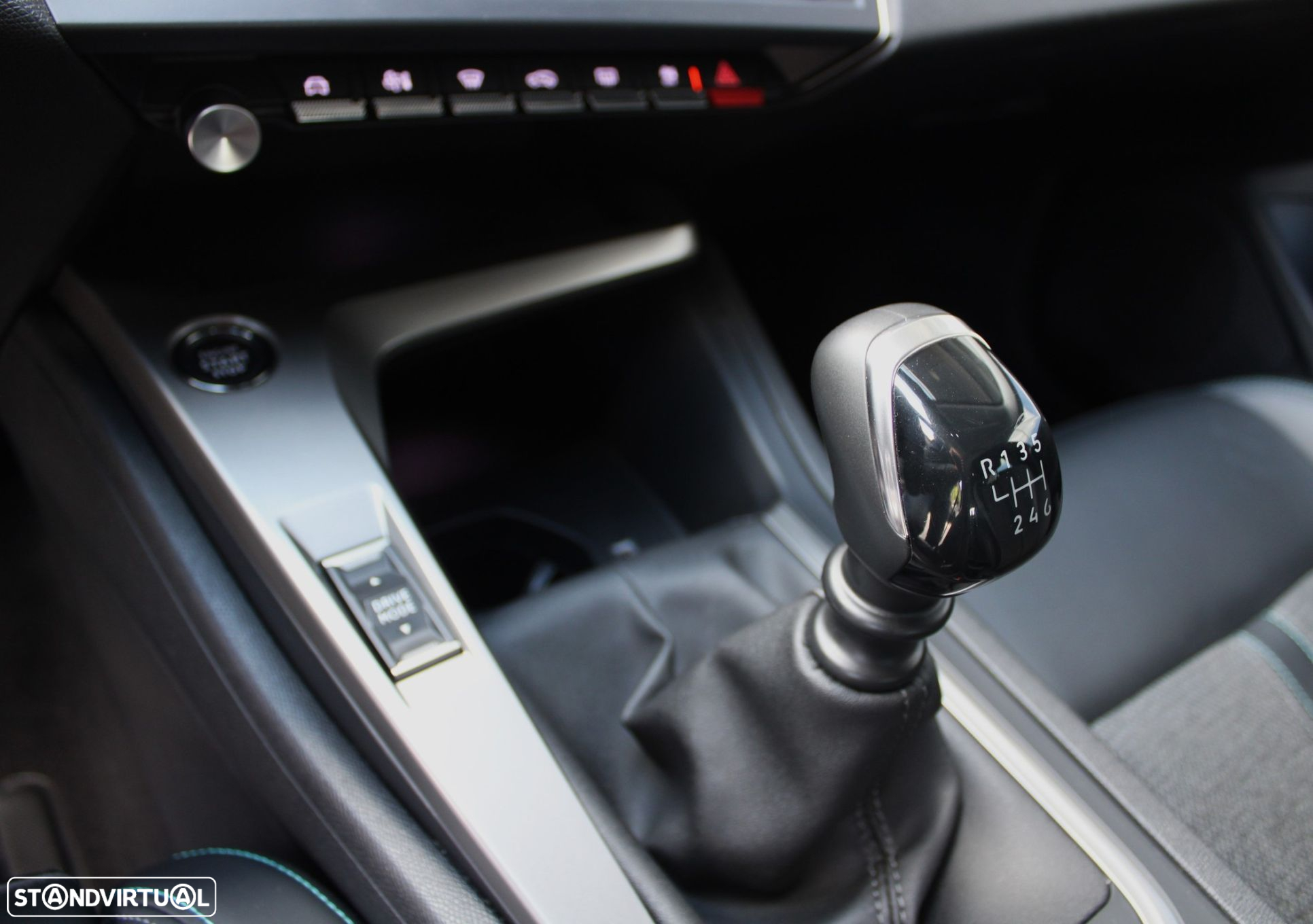 Peugeot 308 1.2 PureTech Active Pack - 29