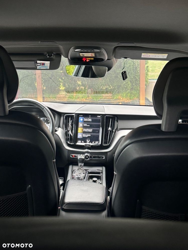 Volvo XC 60 D5 SCR AWD R-Design - 10