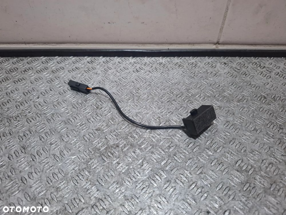 Mikrofon bluetooth Volkswagen Passat CC 2009 rok nr 3C0035711A - 1