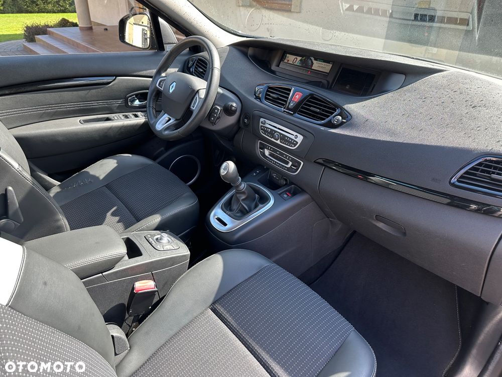 Renault Scenic 1.6 16V 110 Dynamique - 24