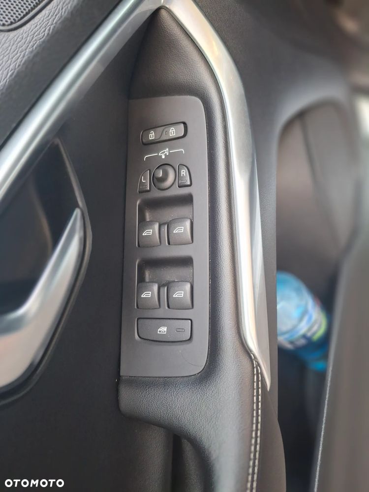 Volvo V40 - 23