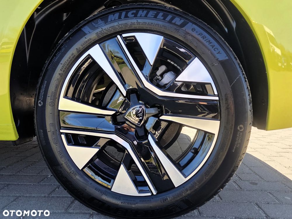 Peugeot 208 1.2 mHEV Allure - 12