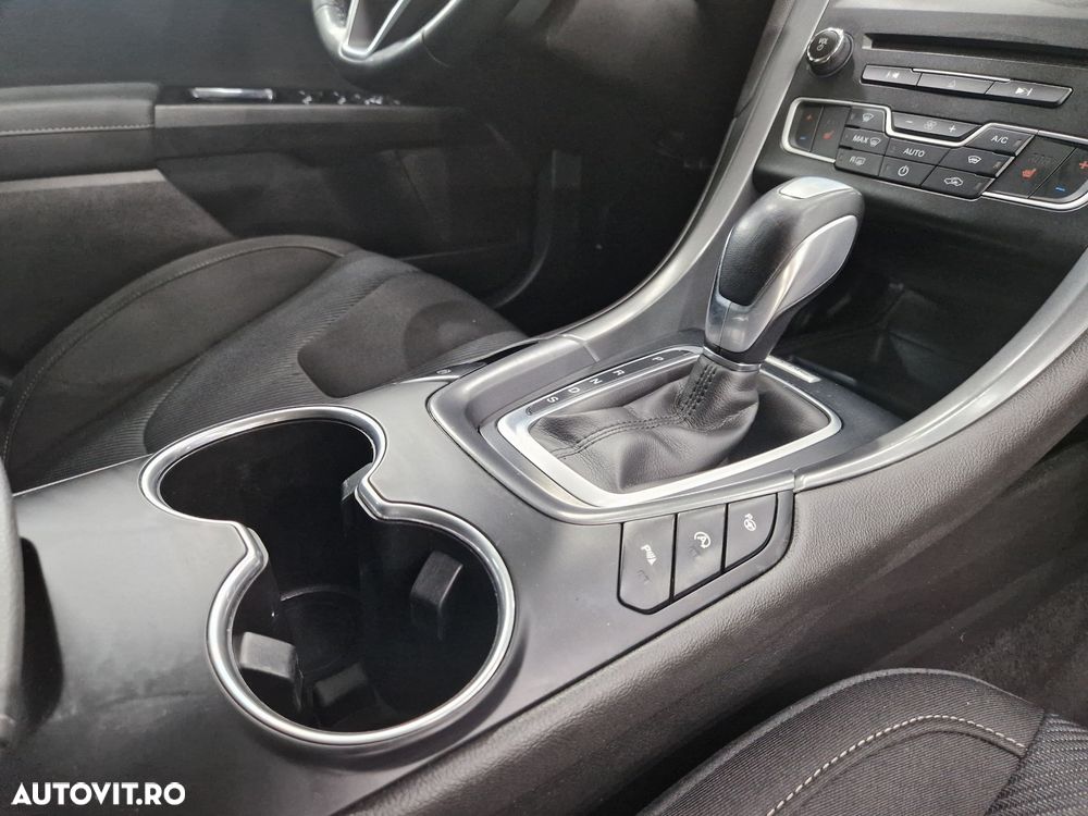 Ford Mondeo 2.0 TDCI PowerShift Business - 8
