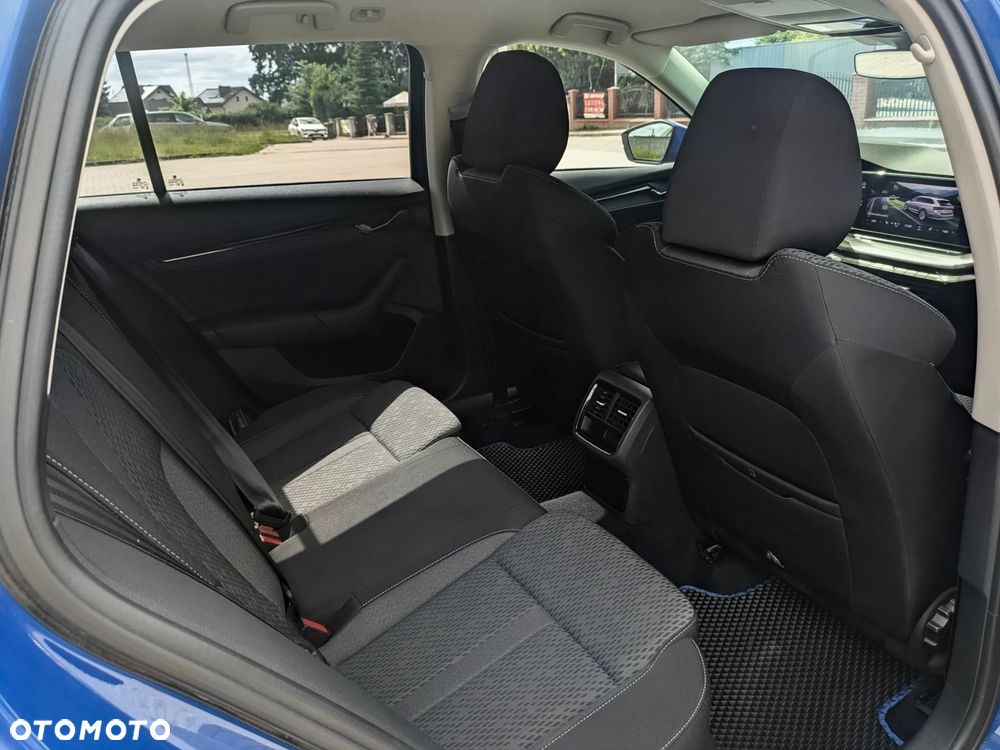 Skoda Octavia 2.0 TDI DSG Style - 21