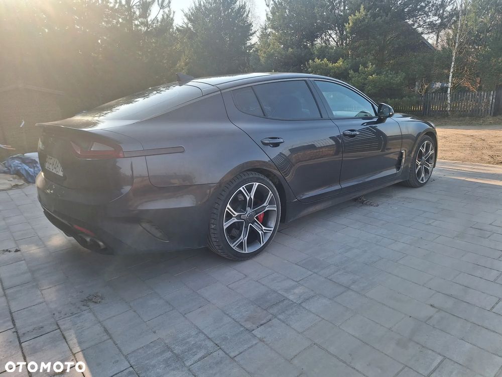 Kia Stinger 3.3 T-GDI V6 GT AWD - 24