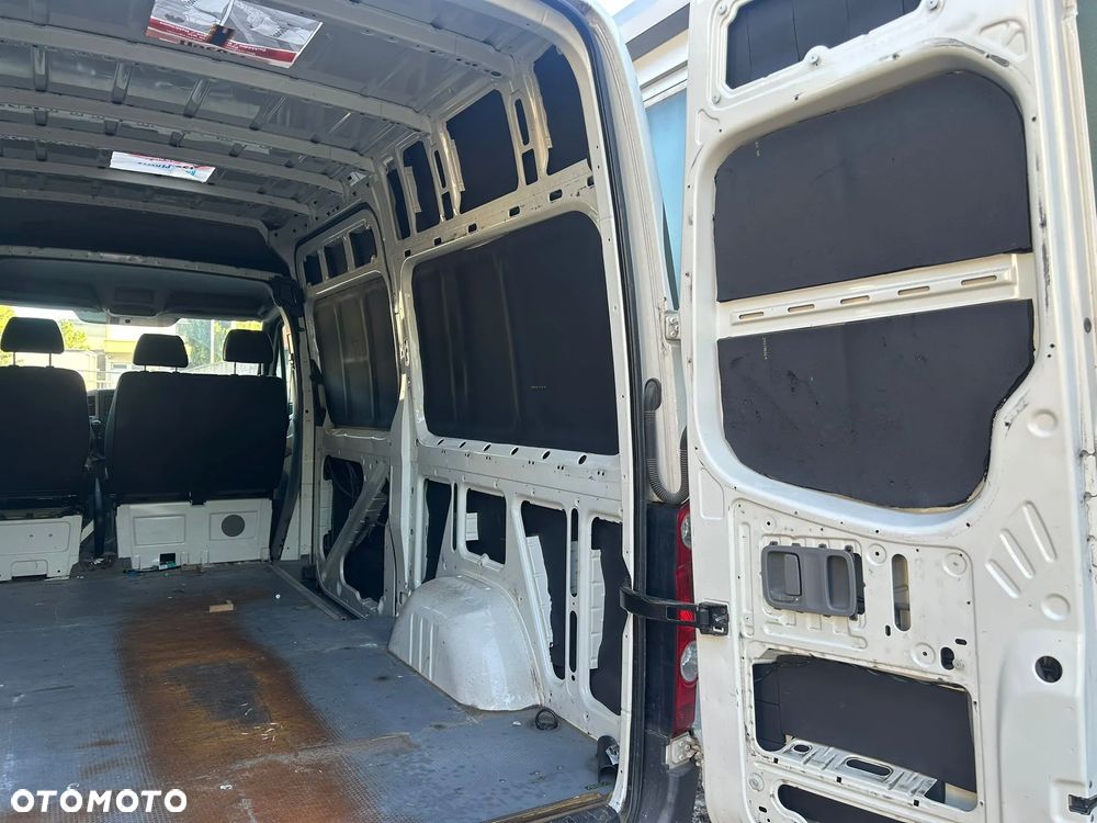 Volkswagen Crafter - 12