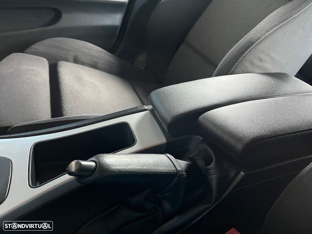 BMW 320 d EfficientDynamics - 29