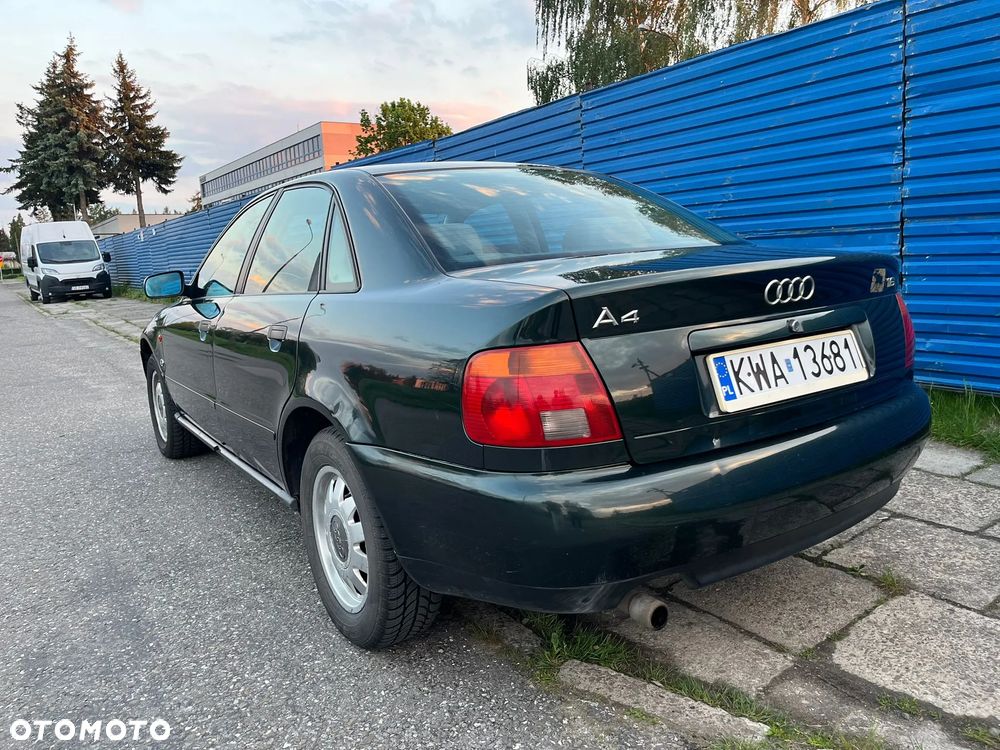 Audi A4 Limousine - 4