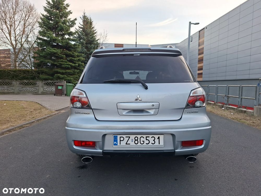 Mitsubishi Outlander 2.0 Turbo 4WD - 5