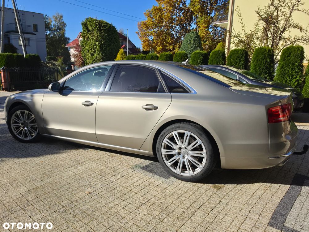 Audi A8 2010 photo 5