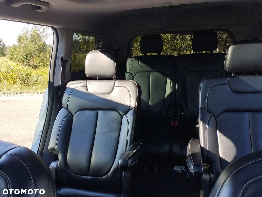 Jeep Grand Cherokee - 24
