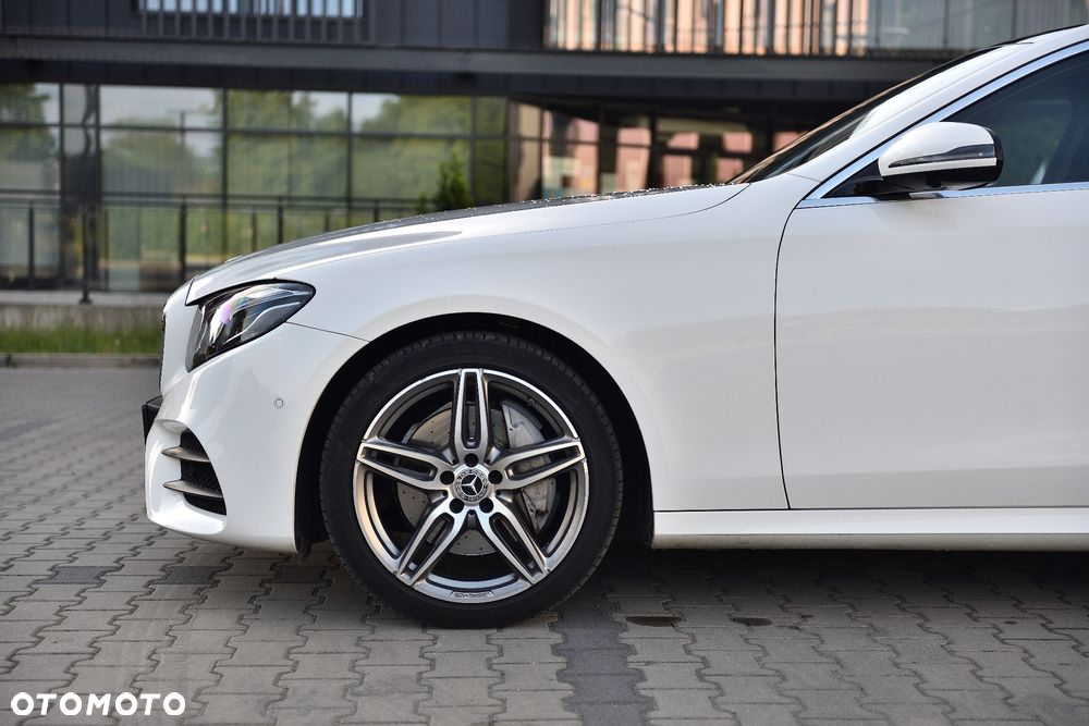 Mercedes-Benz Klasa E 220 d 4-Matic 9G-TRONIC - 18