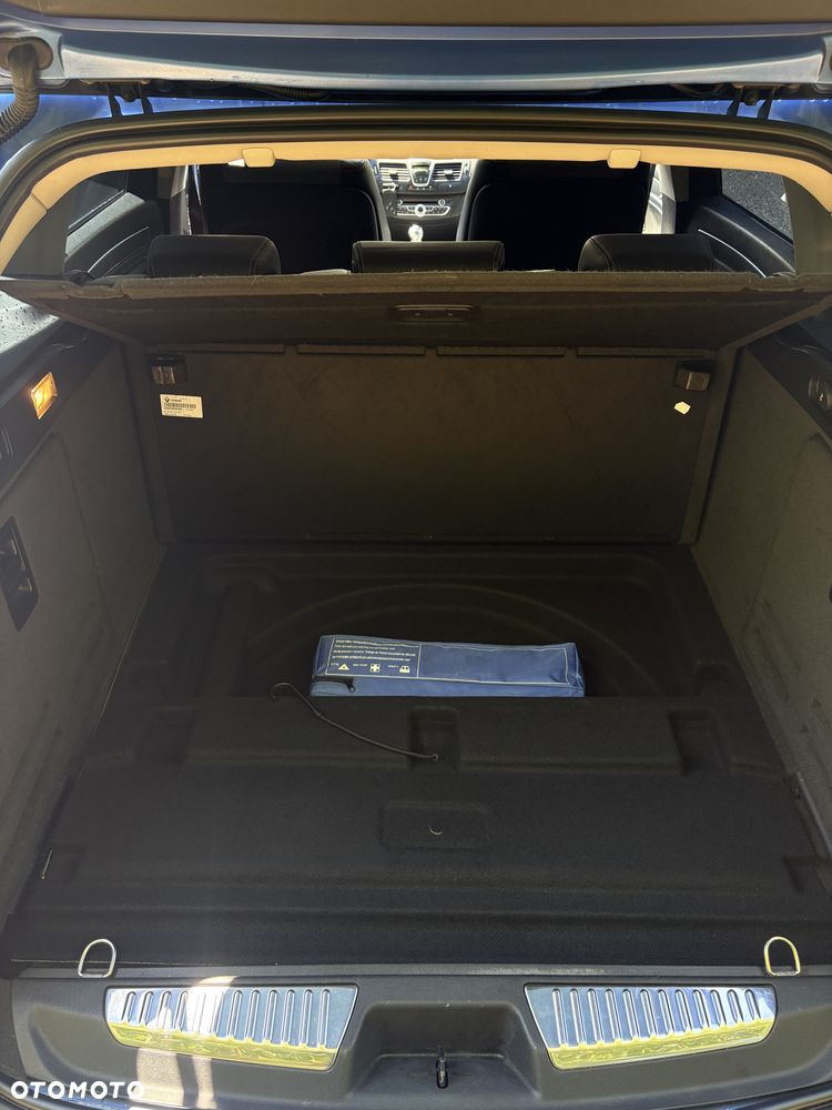 Renault Laguna dCi 150 FAP Start-Stop GT - 17