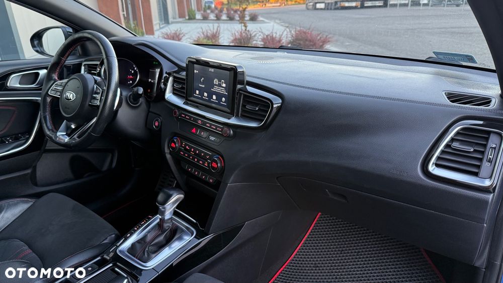 Kia ProCeed 1.6 T-GDI GT DCT - 15