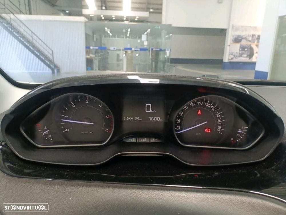 Peugeot 208 2019 photo 4