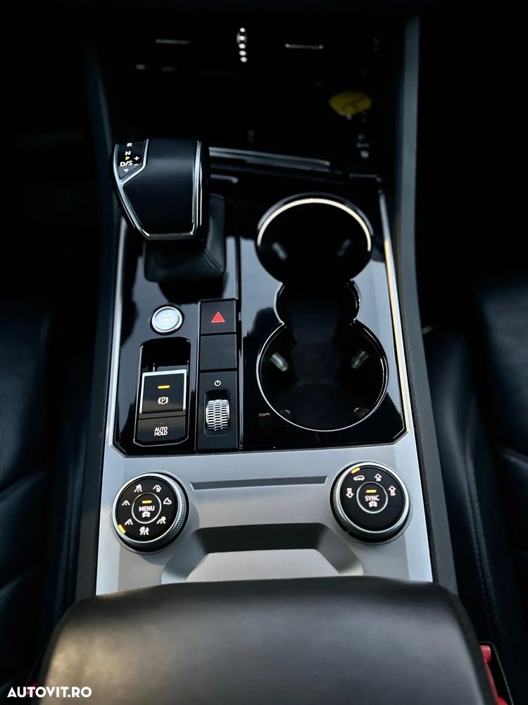 Volkswagen Touareg 3.0 V6 TDI SCR 4Motion Automatik - 20