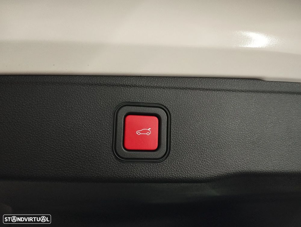 Jeep Avenger 1.2 e-Hybrid Longitude DCT - 12