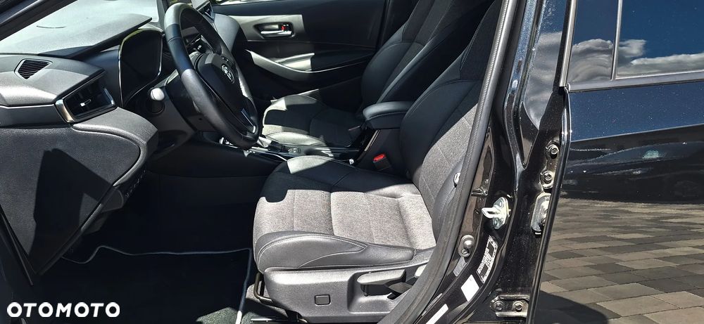 Toyota Corolla - 13