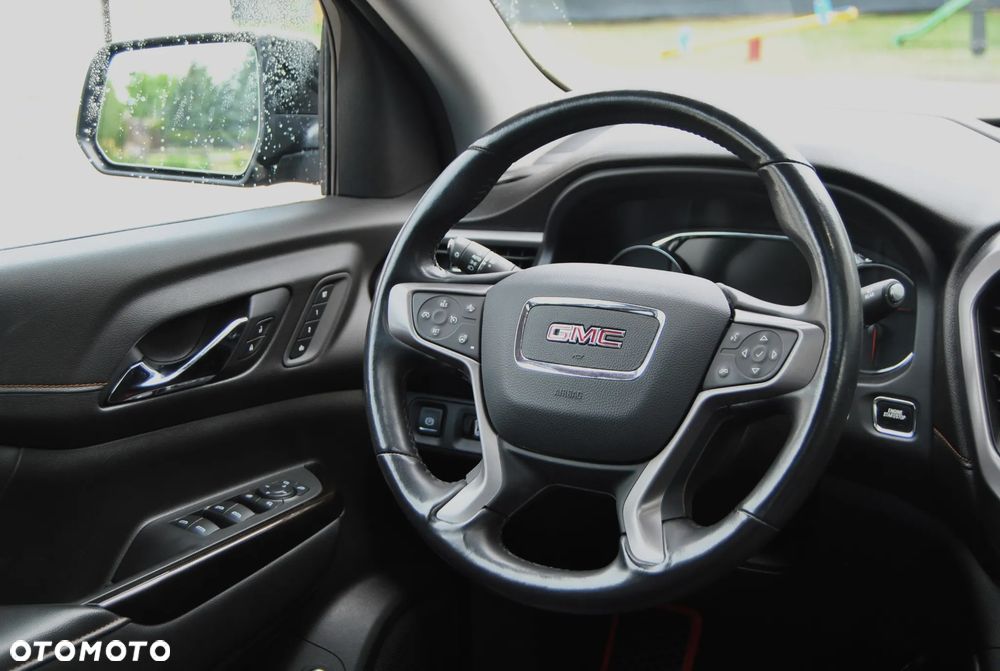 GMC Acadia - 11