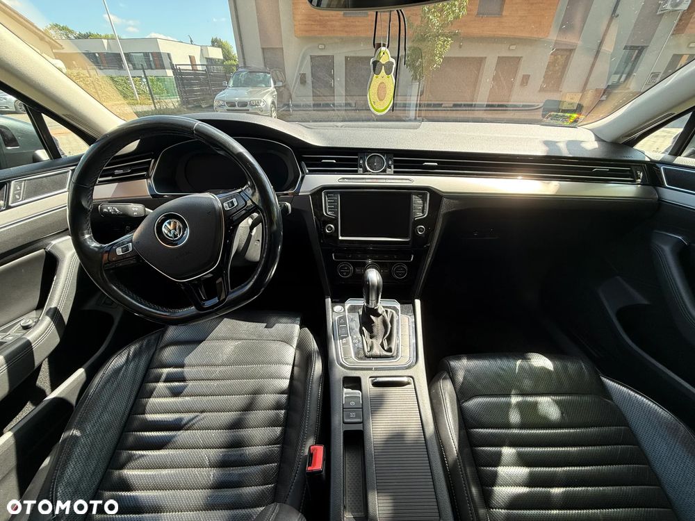 Volkswagen Passat - 8