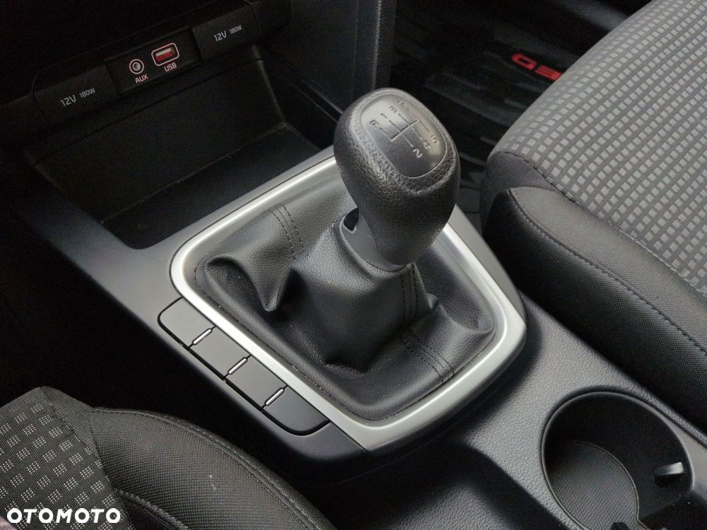 Kia Ceed - 13